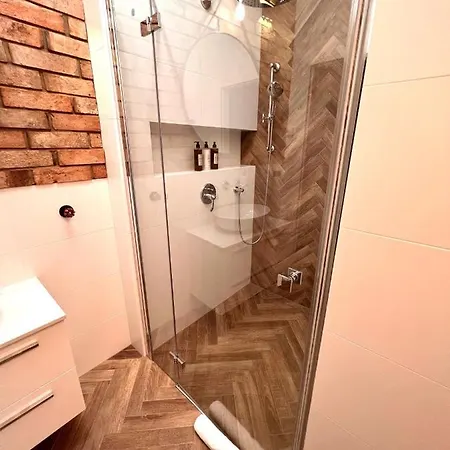 Apartment Brick Castle - Ulrich *
